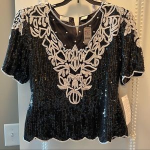 Woman’s SEQUENCE FASHIONABLE TOP WITH SHOULDER PADS!! Brand New